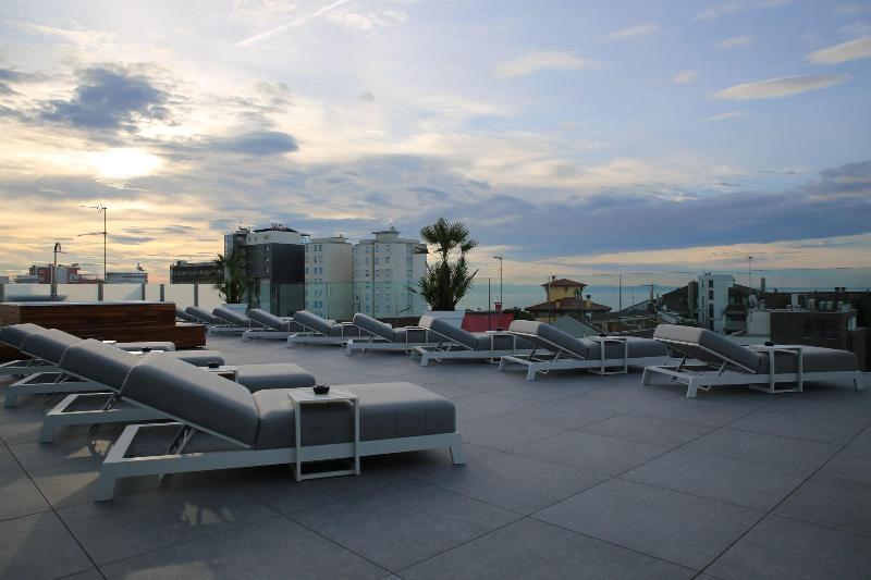 Monaco Suites Hotel リニャーノ・サッビアドーロ エクステリア 写真