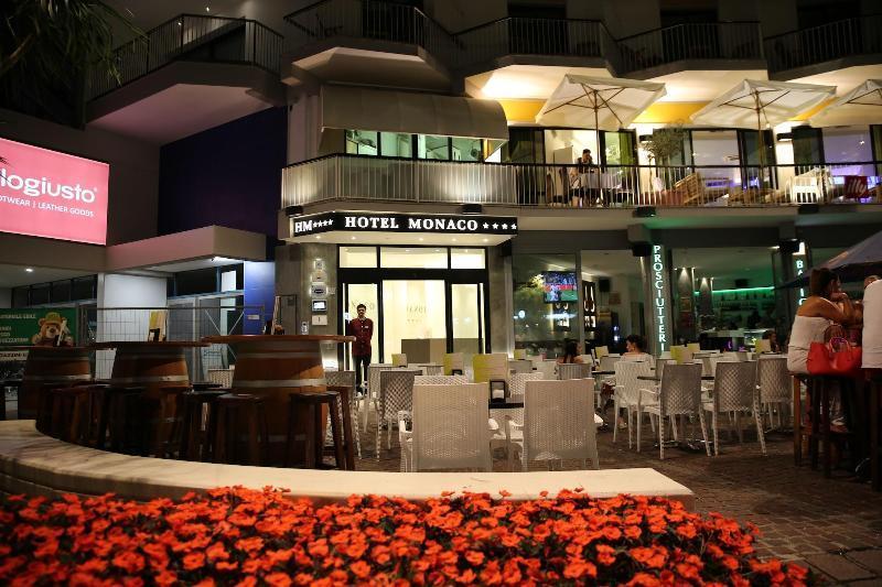 Monaco Suites Hotel リニャーノ・サッビアドーロ エクステリア 写真