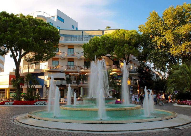 Monaco Suites Hotel リニャーノ・サッビアドーロ エクステリア 写真