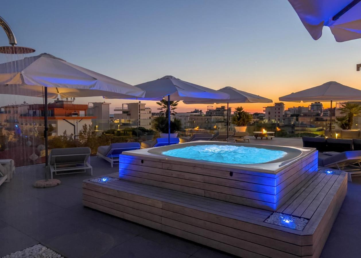 Monaco Suites Hotel リニャーノ・サッビアドーロ エクステリア 写真