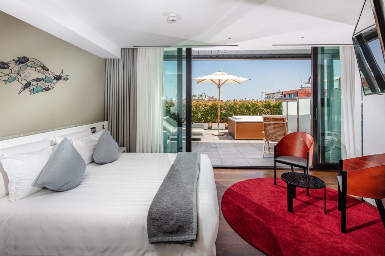 Monaco Suites Hotel リニャーノ・サッビアドーロ エクステリア 写真