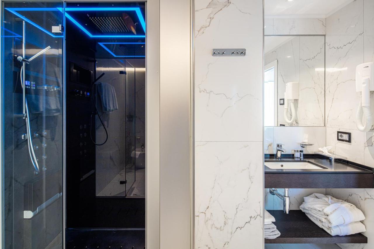 Monaco Suites Hotel リニャーノ・サッビアドーロ エクステリア 写真