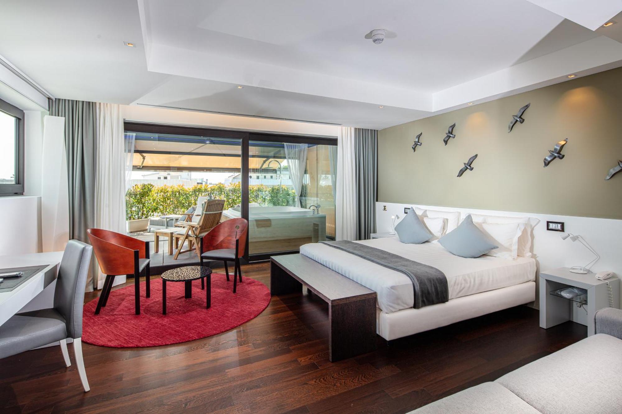 Monaco Suites Hotel リニャーノ・サッビアドーロ エクステリア 写真