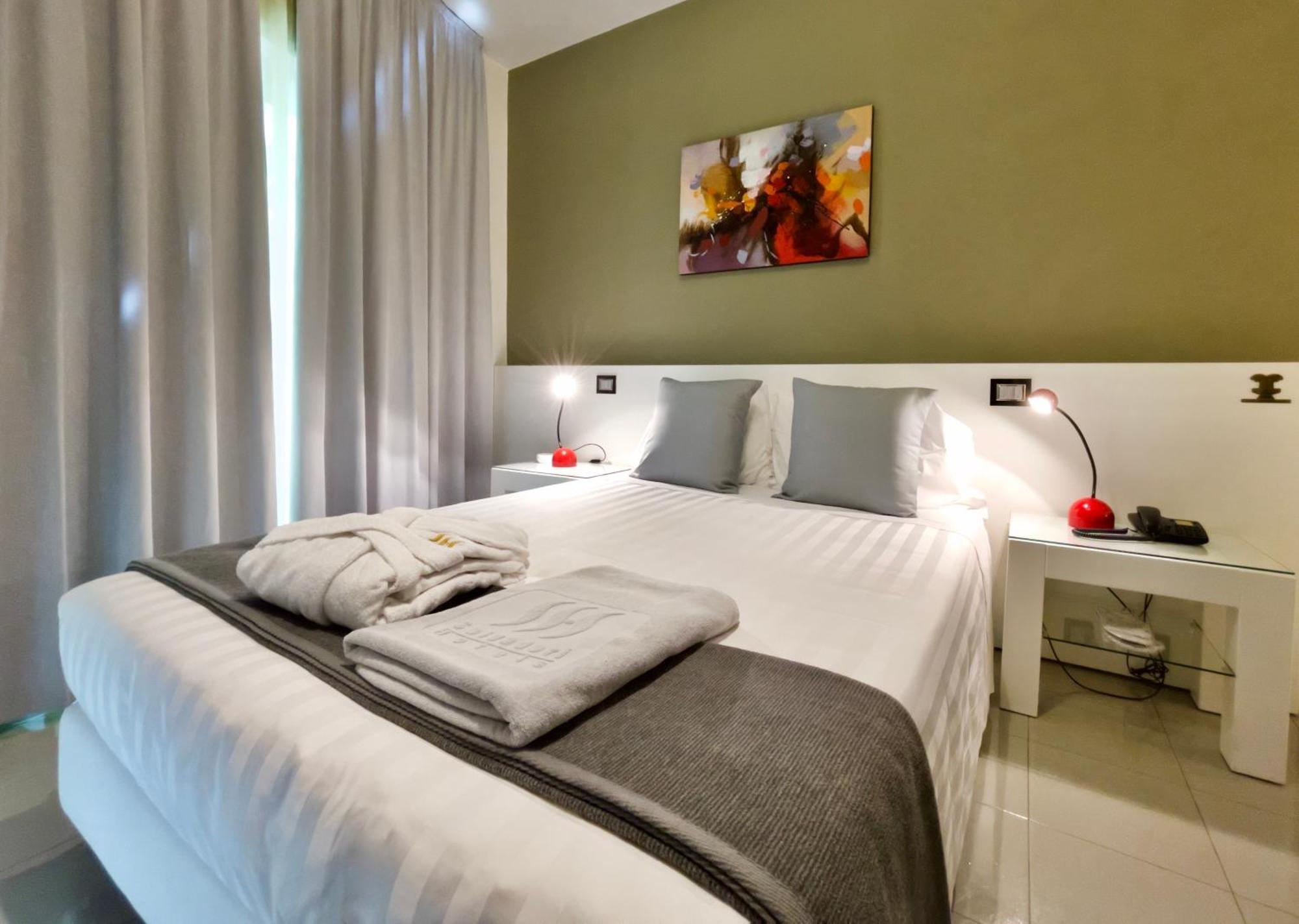 Monaco Suites Hotel リニャーノ・サッビアドーロ 部屋 写真